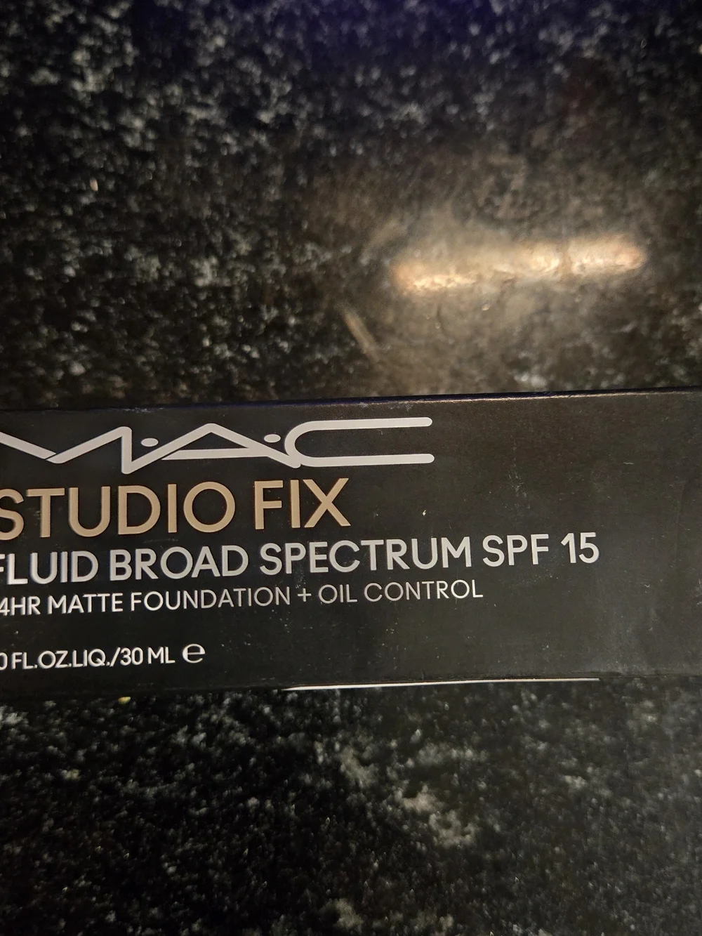 MAC Studio Fix Fluid Broad Spectrum SPF 15 Foundation - Colpr NC15
